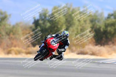 media/Jan-08-2022-SoCal Trackdays (Sat) [[1ec2777125]]/Turn 7 (1035am)/